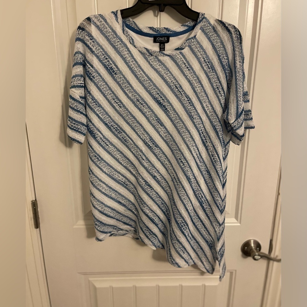 Jones New York women’s pullover sweater short‎ sleeve lined size M blue, & white